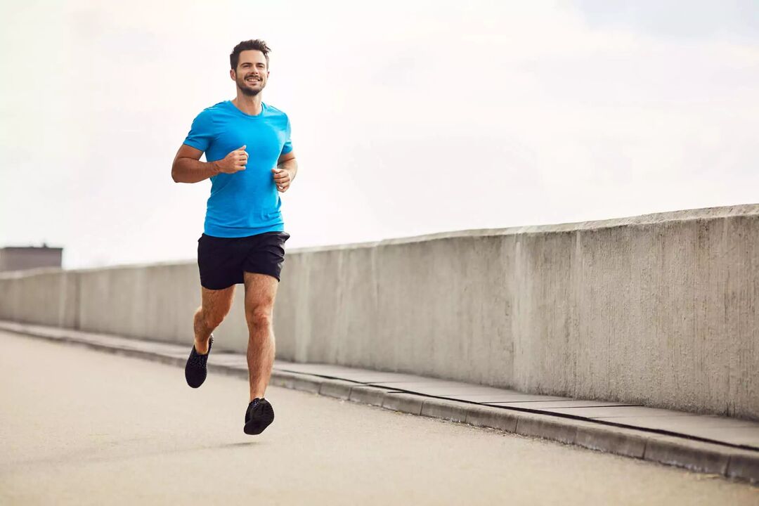 біг допомагає схуднути в комплексі з харчуванням